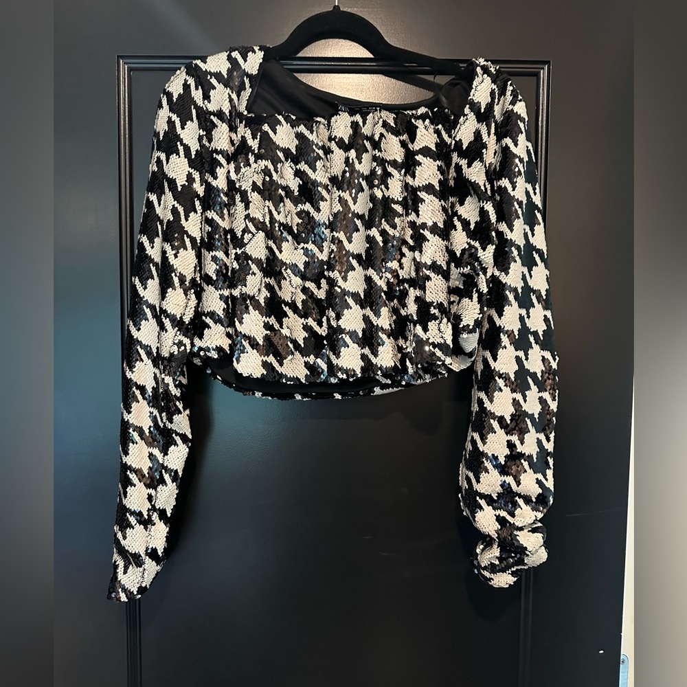 Set- Zara Black and White Houndstooth Sequin Top and mini skirt.